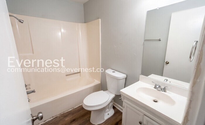 Building Photo - 404 Dabney Dr