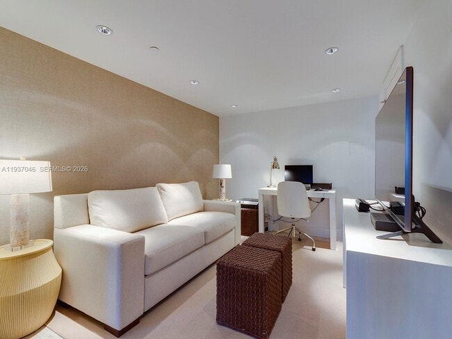 Building Photo - 102 24th St