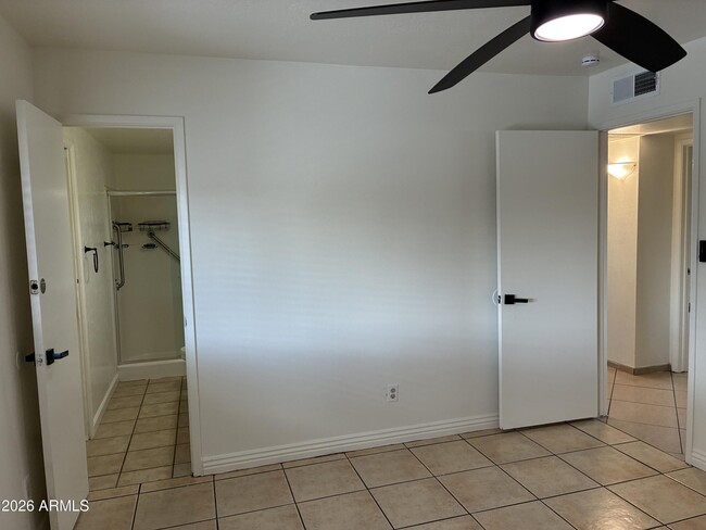 Building Photo - 8819 W Roma Ave