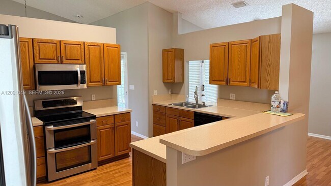 Building Photo - 11540 NW 27th Ct