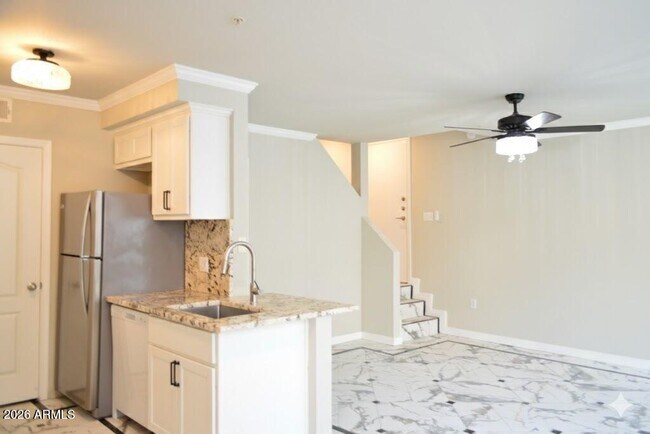 Building Photo - 1701 E Colter St