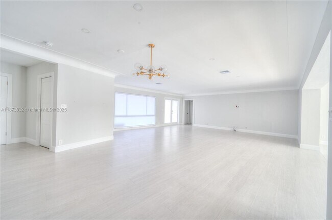 Building Photo - 2810 NE 59th Ct
