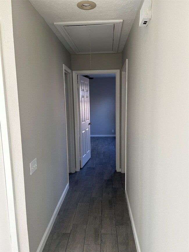 Building Photo - 11719 Pender Ln