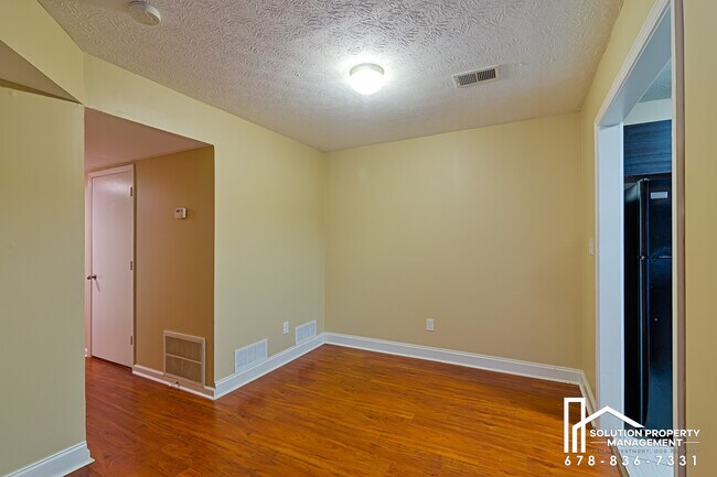 Building Photo - 1808 Augusta Dr