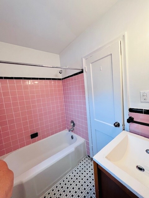 Building Photo - 150 Union Ave