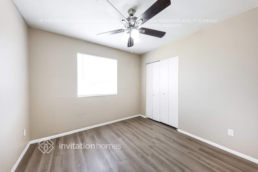 Building Photo - 2210 W Utopia Rd