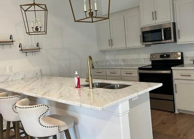 Building Photo - 104 Santa Marta Dr