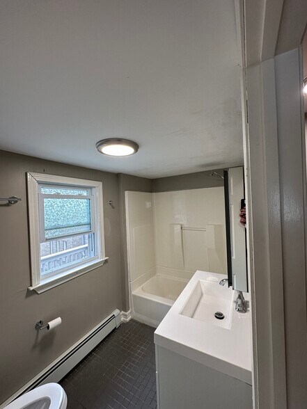 Building Photo - 192 State St