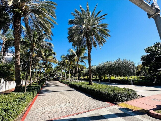 Building Photo - 7700 Collins Ave