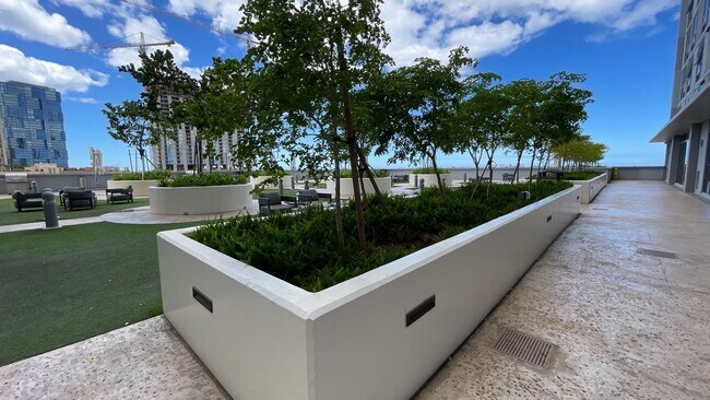 Building Photo - Partially Furnished.   Unbeatable location in Kakaako/Ward Village areas - 2 Bed 2 Bath 1 Parking