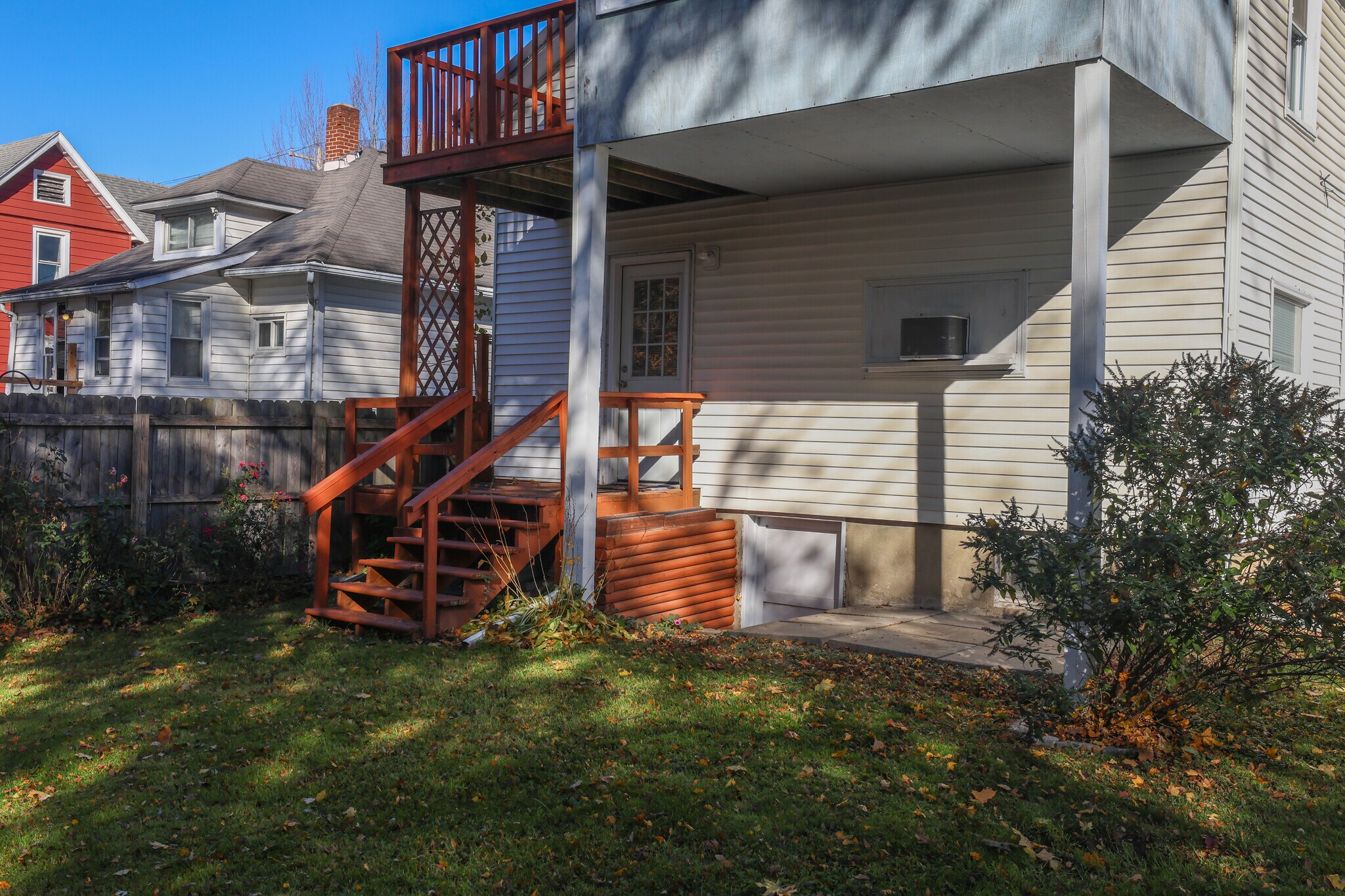 Deck - 216 W William St