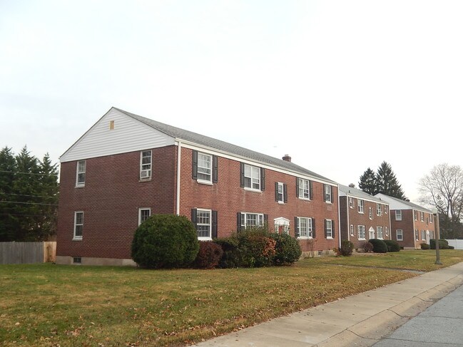 Building Photo - 2207 Concord Pike
