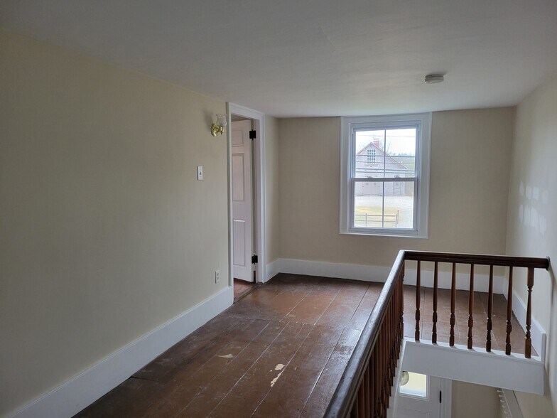 Building Photo - 106 Emerson Ave