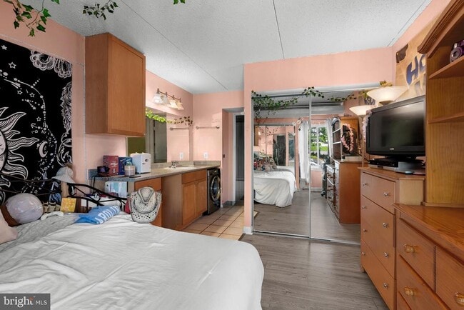 Building Photo - 75 S Reynolds St