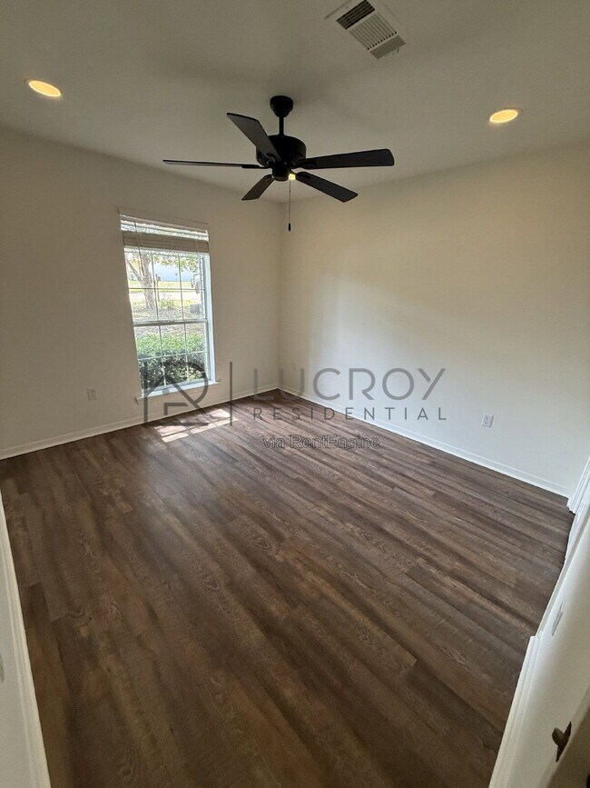 Building Photo - 23 Meadowoods Pl