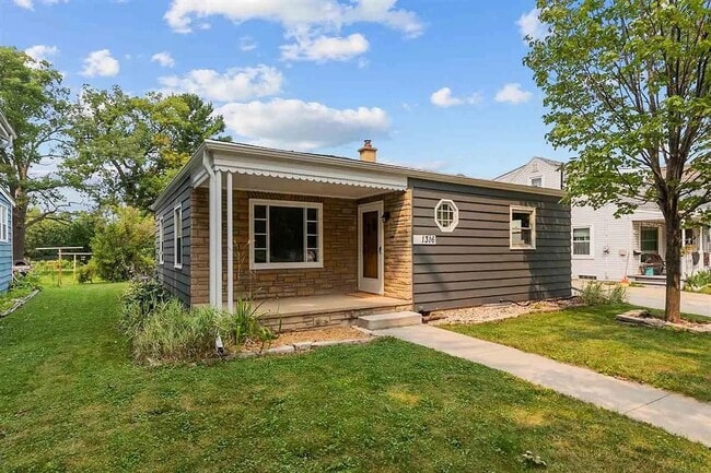 Primary Photo - 1316 W Rogers Ave