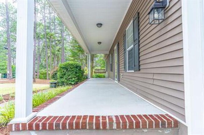 Building Photo - 465 Crestview Rd