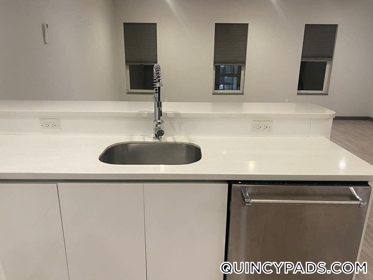 Building Photo - 145 Newbury Ave