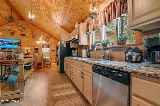 Building Photo - 134 Split Rock Rd