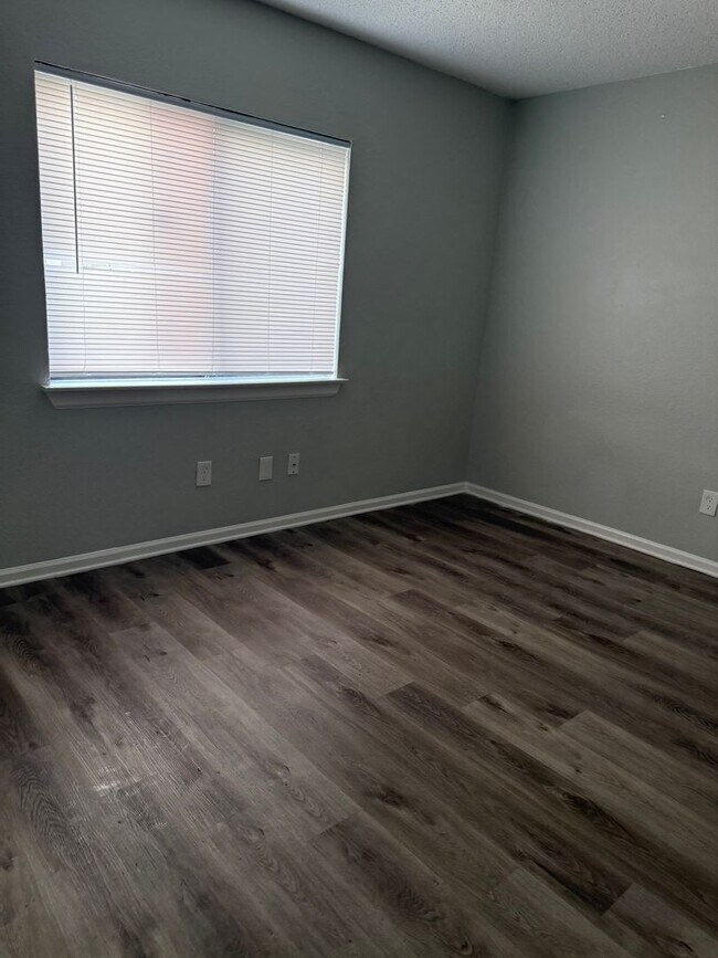Building Photo - Charming 3-Bed, 2-Bath Home in Lewisville ...