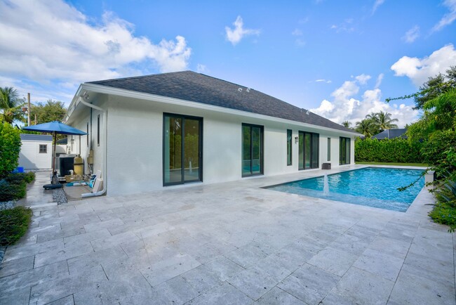 Building Photo - Modern Home in Palm Beach Gardens, Just Mi...