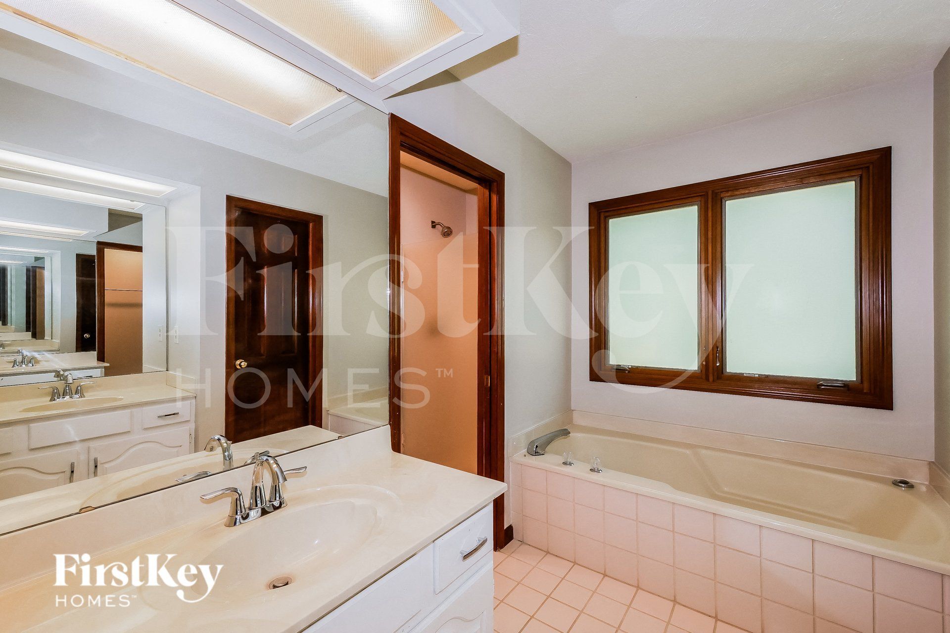 Building Photo - 10387 Courageous Dr