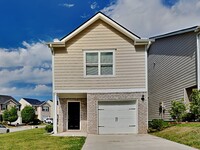 Building Photo - One Month FREE Move-in Special!