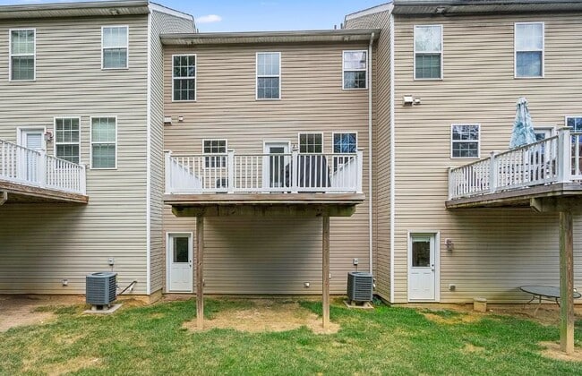Building Photo - 8059 Gabriels Ct