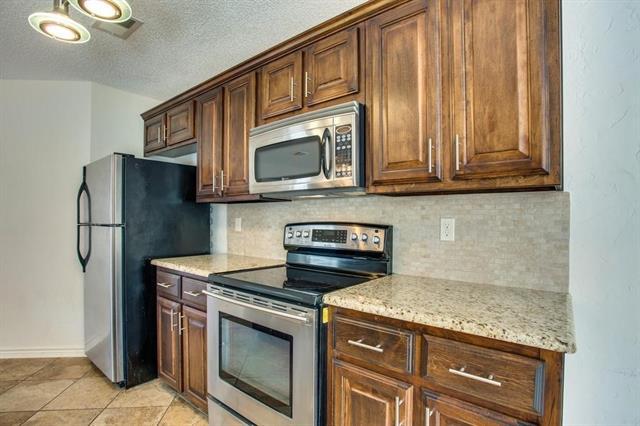 Building Photo - 2817 Downing St