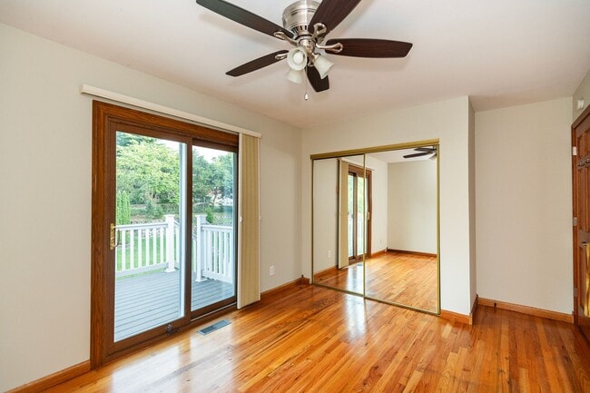 Building Photo - Spacious 4-Bed, 2.5-Bath Split-Level Home