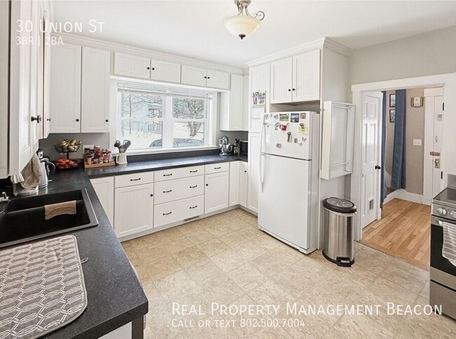 Building Photo - 30 Union St