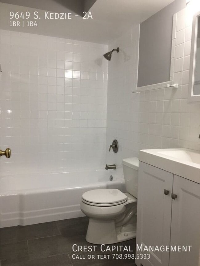 Building Photo - 9655 S Kedzie Ave