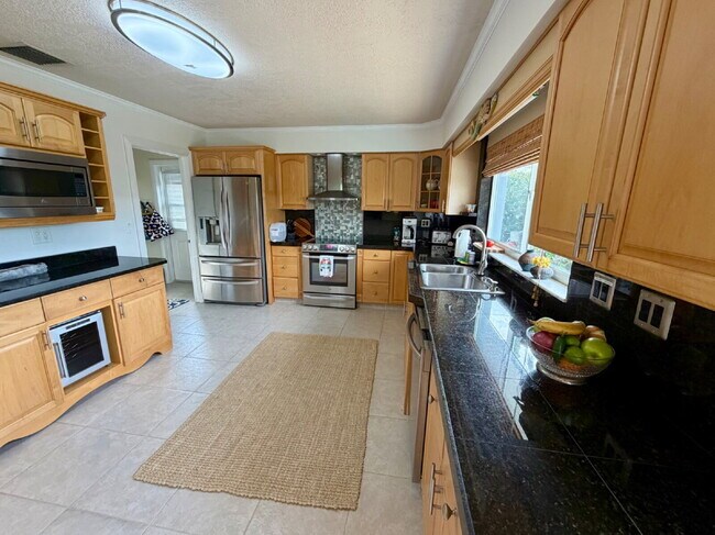 Building Photo - Gorgeous Pool Home in Satellite Beach!!