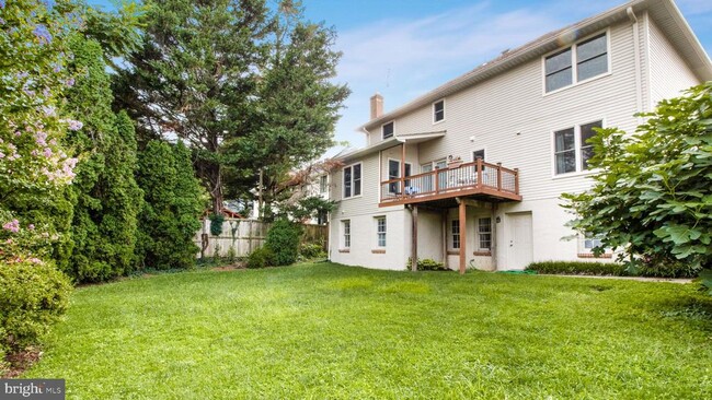 Building Photo - 8933 Colesville Rd