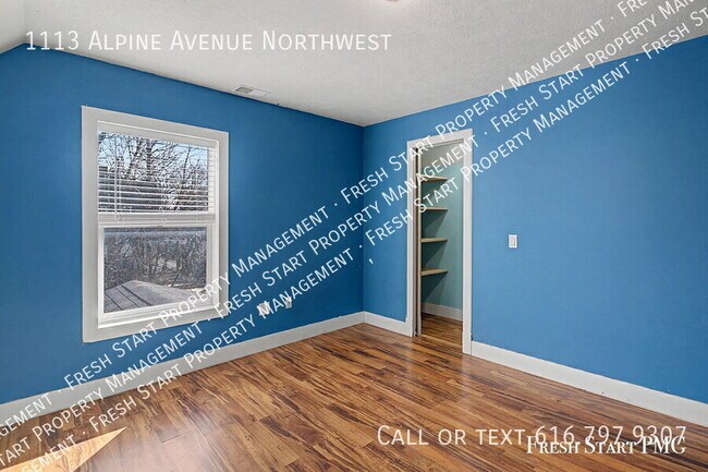 Building Photo - 1113 Alpine Ave NW