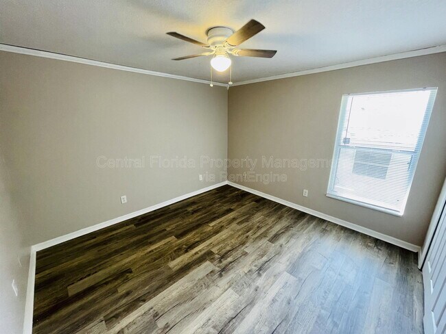 Building Photo - 1514 Sunset Village Blvd