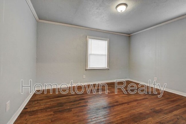 Building Photo - 3200 SW 38th St