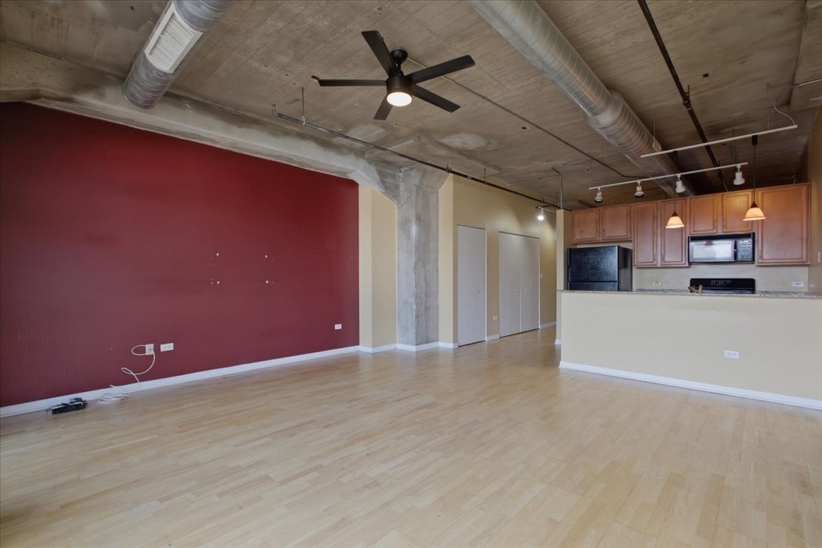 Building Photo - 1550 S Blue Island Ave