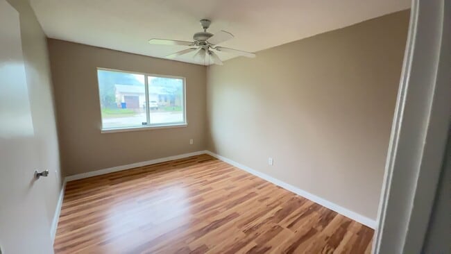 Building Photo - Renovated 3-bedroom 2-bathroom house! HOUSING ACCEPTED!