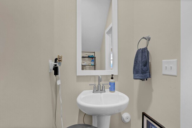 Building Photo - 328 Starfish Ln