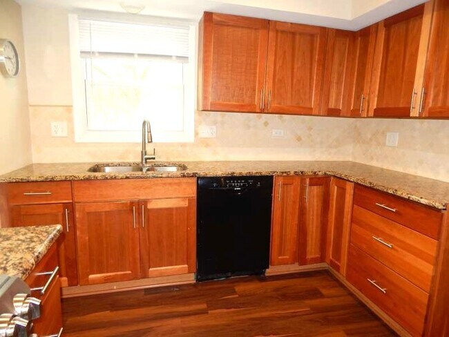 Building Photo - 2080 Springside Dr