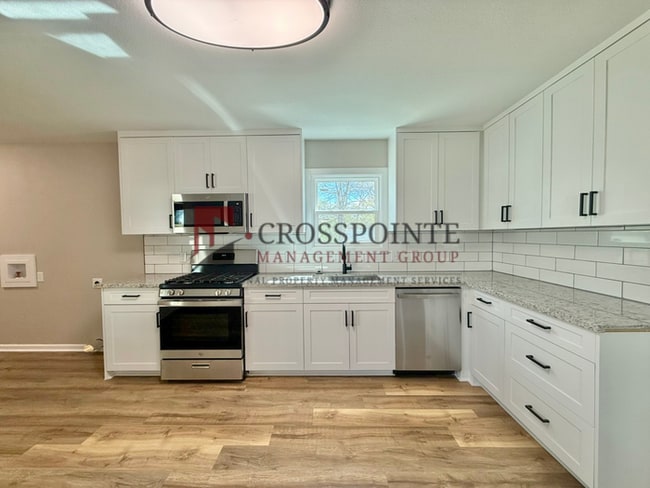 Building Photo - 303 N Virginia Ave