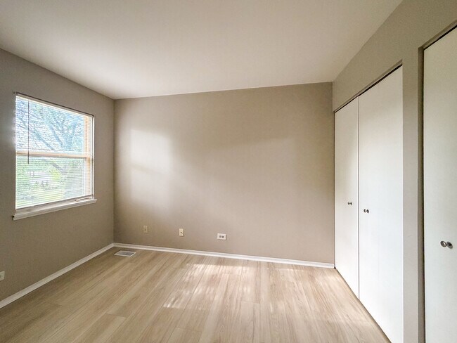 Building Photo - 2615 Oakshire Ct