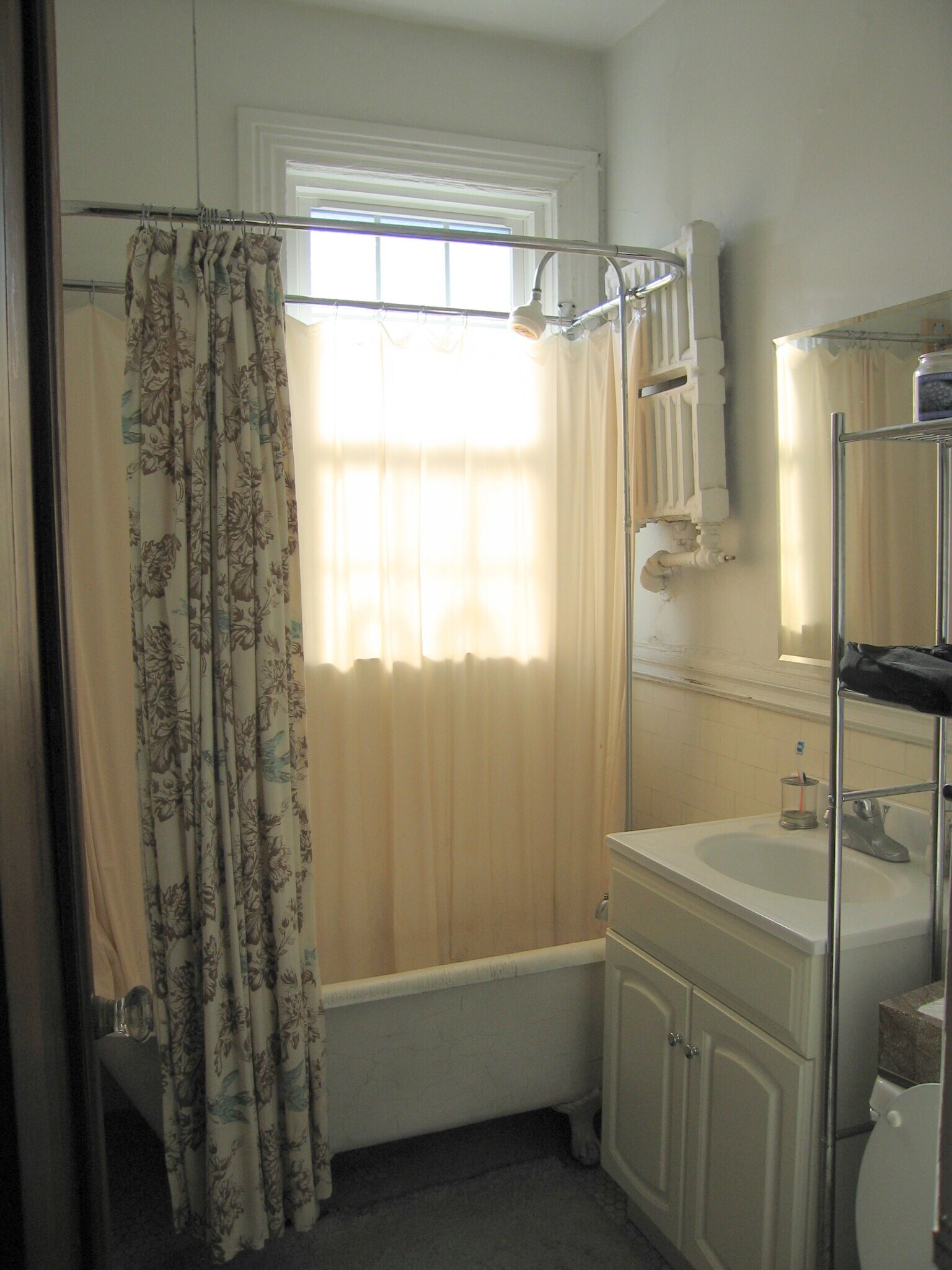 Building Photo - 15 Glenville Ave