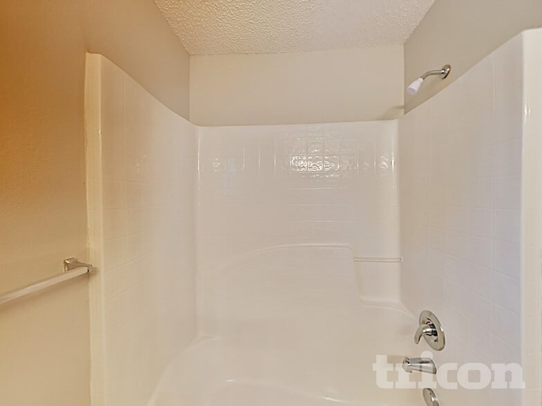 Building Photo - 13389 Dunbar St