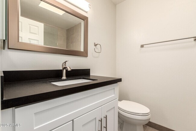 Building Photo - 5531 N 71st Pl