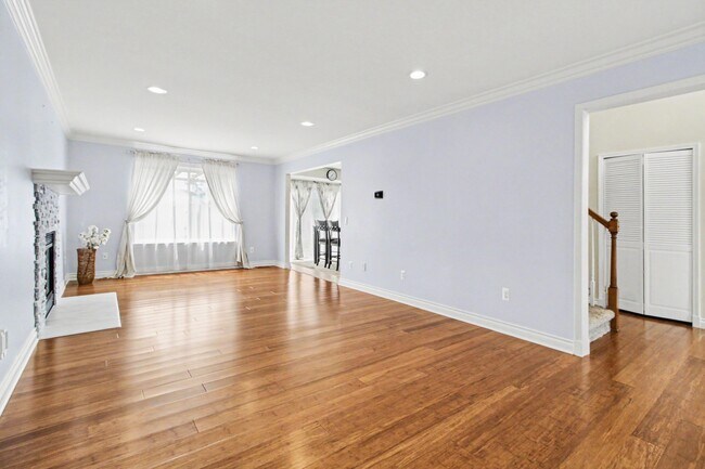 Building Photo - 7878 Greene Farm Dr