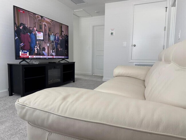 Building Photo - 7111 E Pine Pkwy