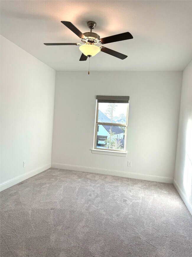 Building Photo - 1215 Tallow Park Ln