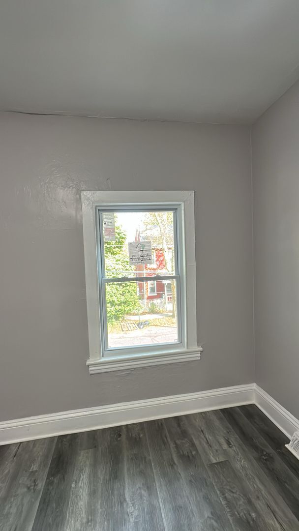 Building Photo - 89 Poplar St